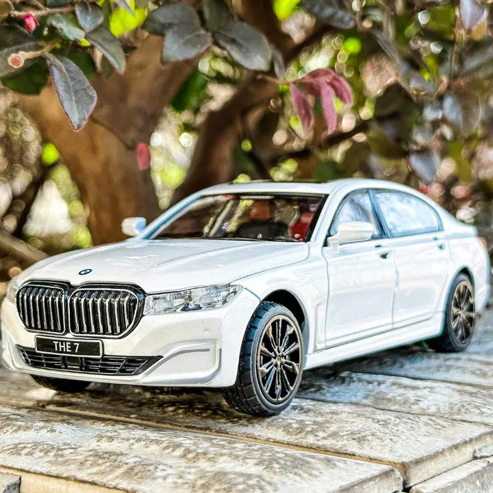 Bmw 760li - Diecast Metal Car - Scale 1:24